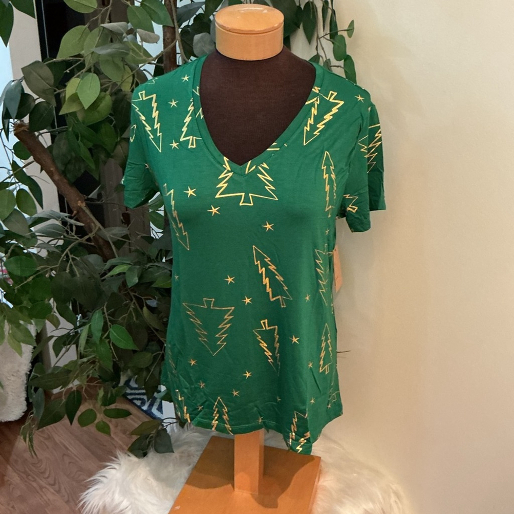 Jollidays short sleeve v neck festive holiday tee Woman’s size Large